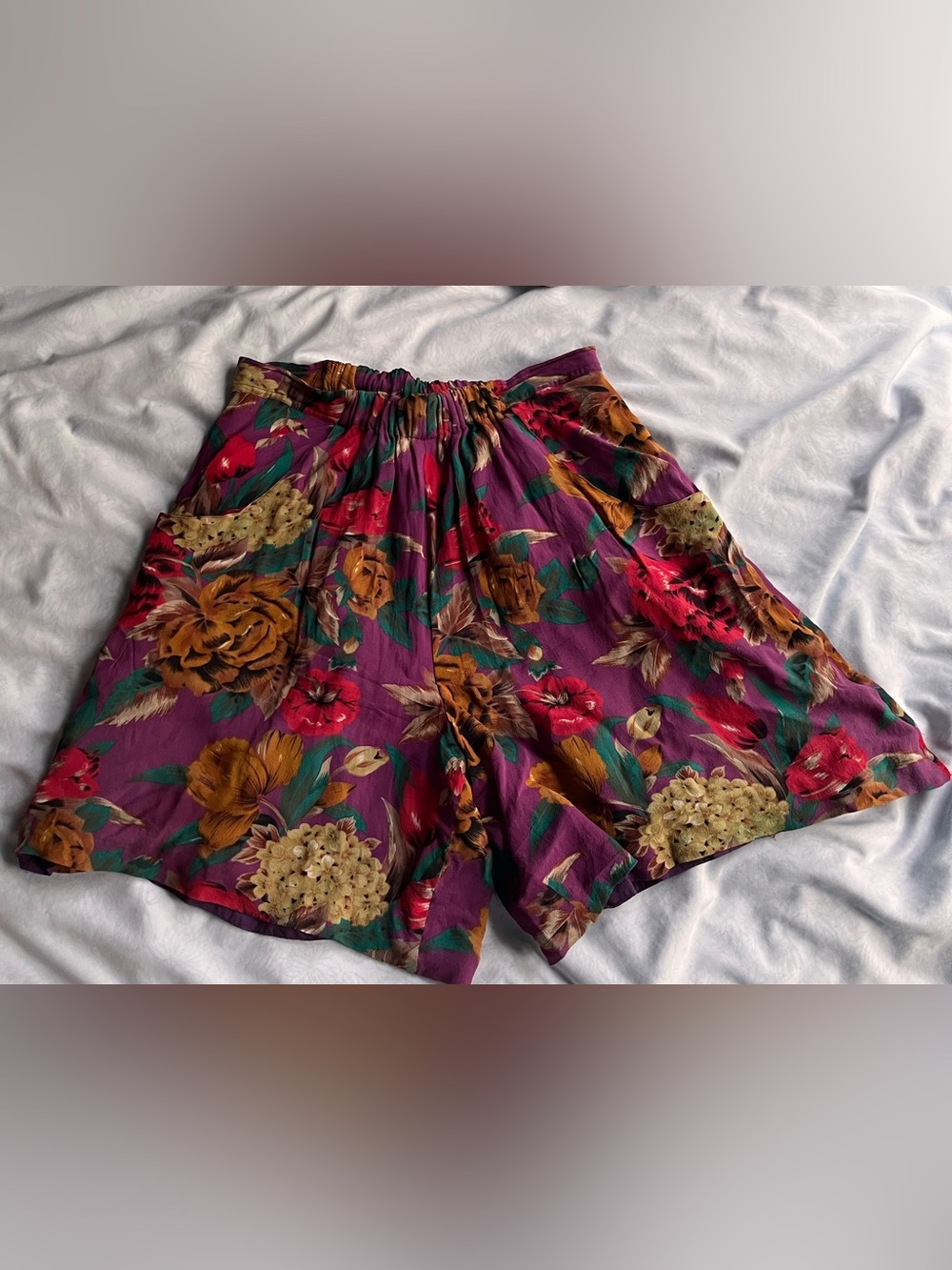 Vintage floral loose silk shorts
